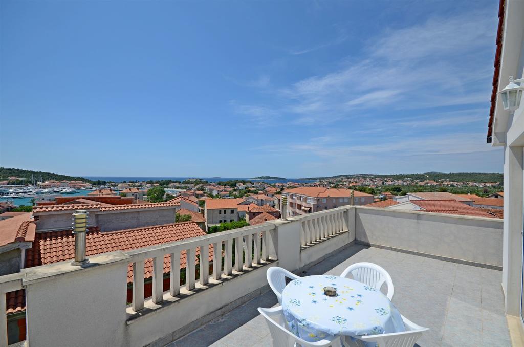 Apartments Branislav Rogoznica  Bagian luar foto
