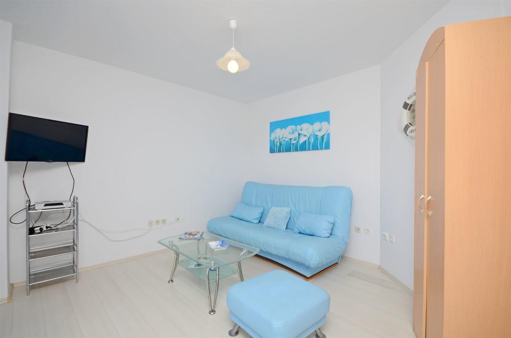 Apartments Branislav Rogoznica  Bagian luar foto
