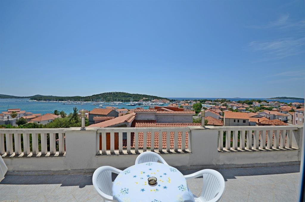Apartments Branislav Rogoznica  Bagian luar foto