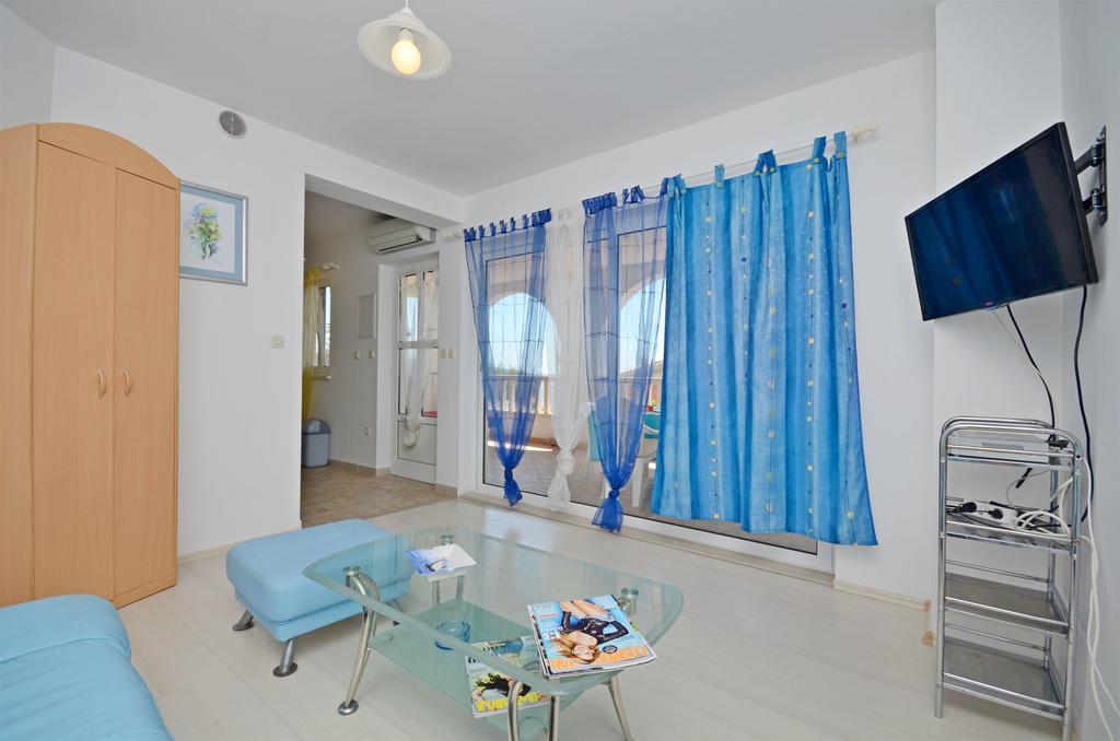 Apartments Branislav Rogoznica  Bagian luar foto